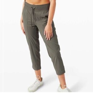 Dance studio crop joggers size 12 barely been worn